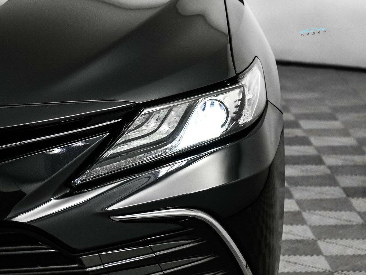 Б/У Тойота Камри 2023 года. Фото: #15