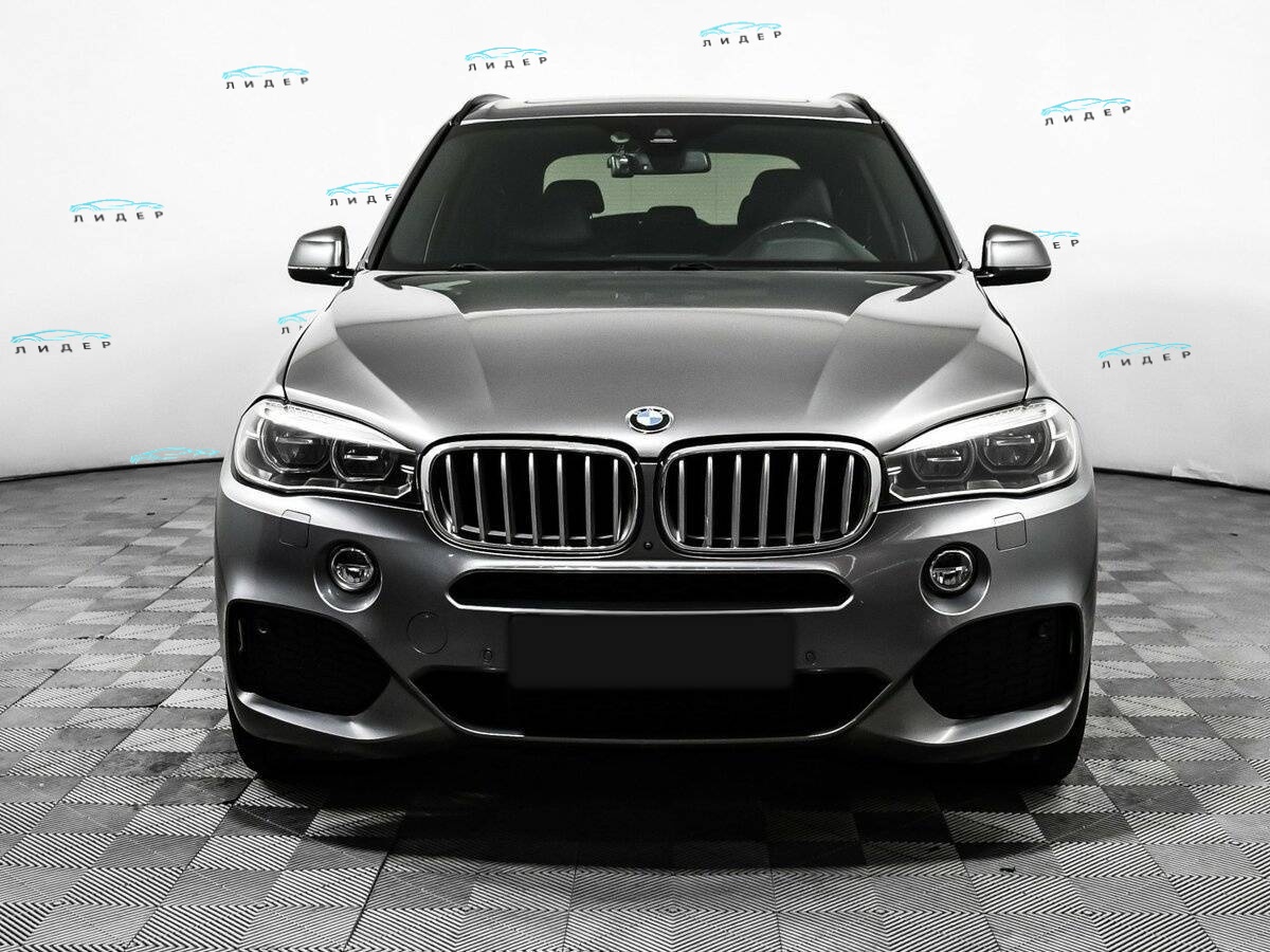 Б/У БМВ Икс5 2017 года. Фото: #1
