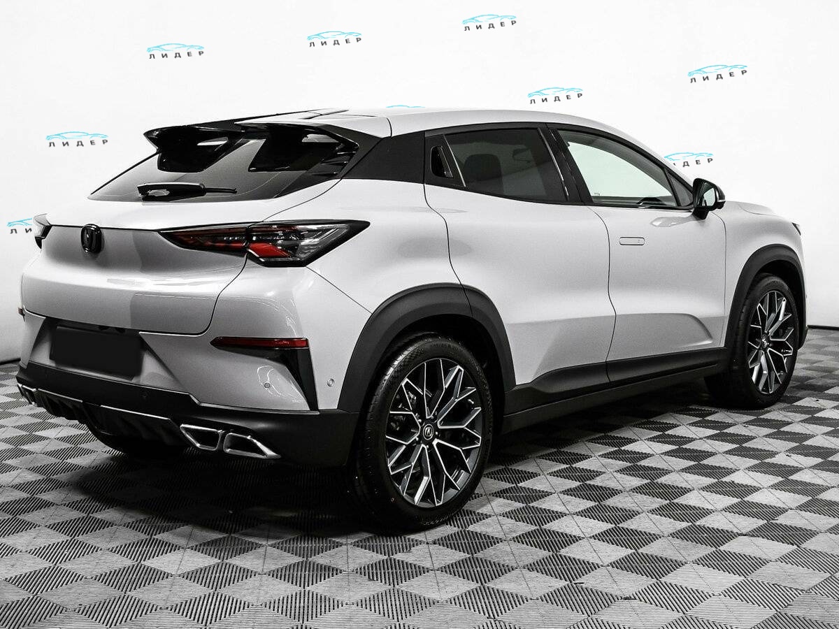 Б/У Чанган УНИ-Т 2023 года. Фото: #4