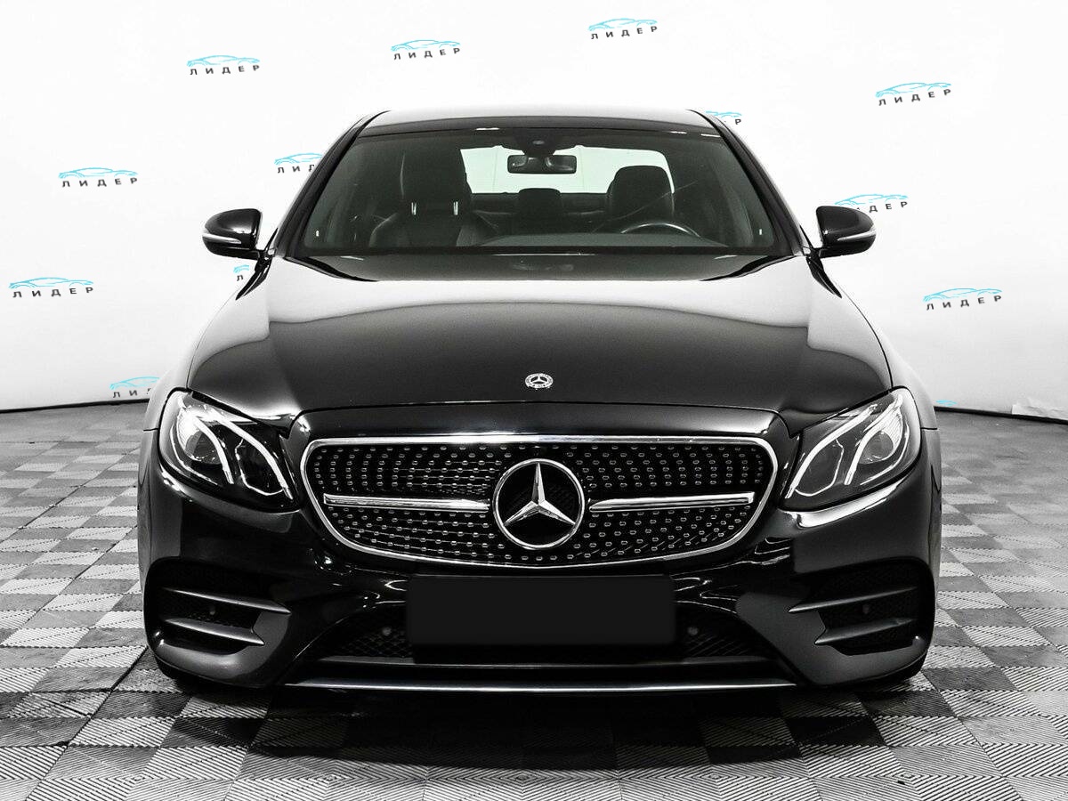 Б/У Мерседес-Бенц Е-Класс 2019 года. Фото: #1