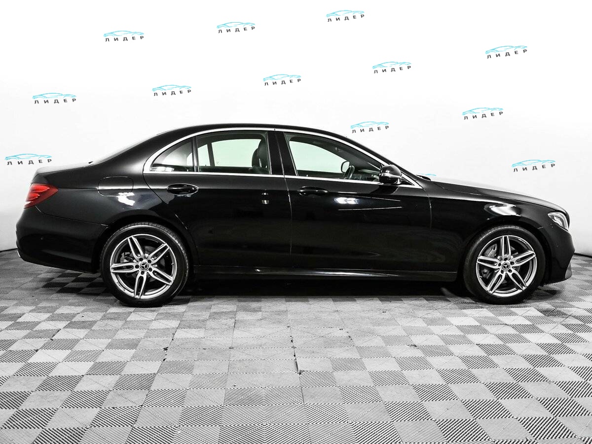 Б/У Мерседес-Бенц Е-Класс 2019 года. Фото: #3
