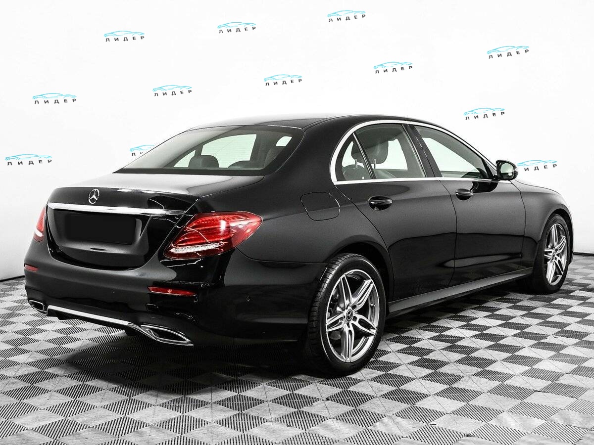 Б/У Мерседес-Бенц Е-Класс 2019 года. Фото: #4