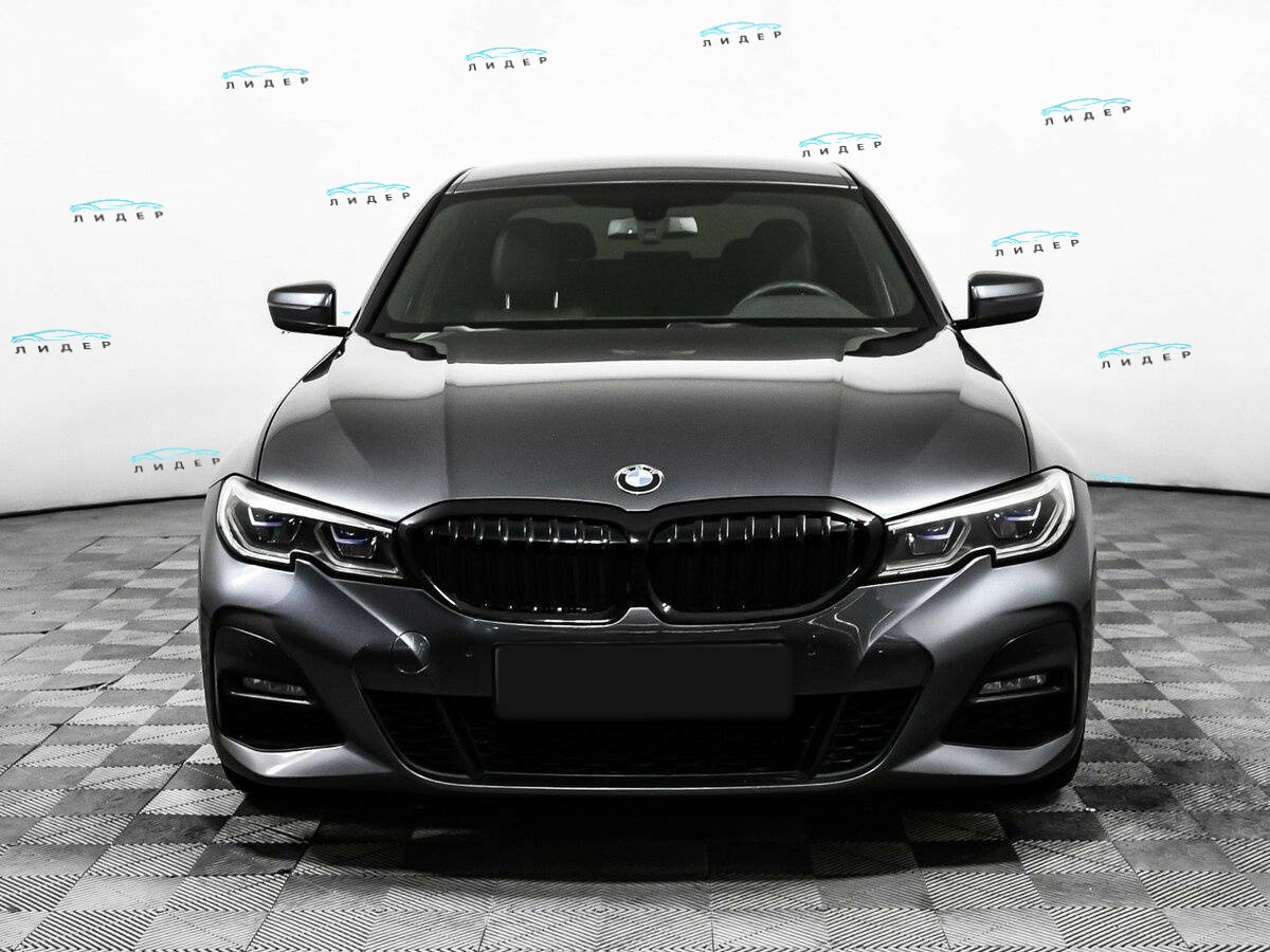 Б/У БМВ 3 серии 2019 года. Фото: #1