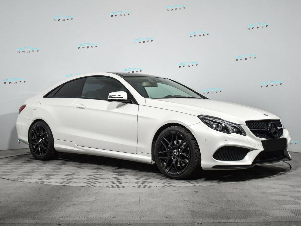 Б/У Мерседес-Бенц Е-Класс 2015 года. Фото: #2