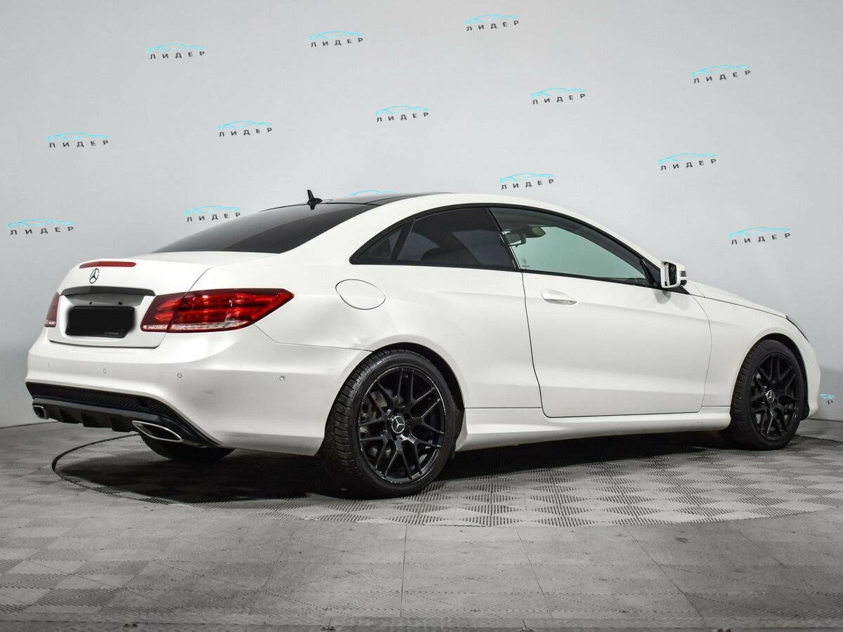 Б/У Мерседес-Бенц Е-Класс 2015 года. Фото: #4