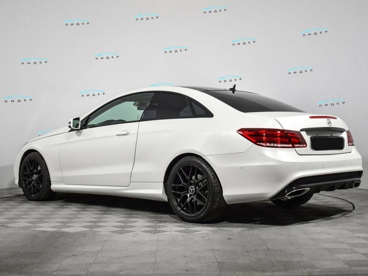 Б/У Мерседес-Бенц Е-Класс 2015 года. Фото: #6