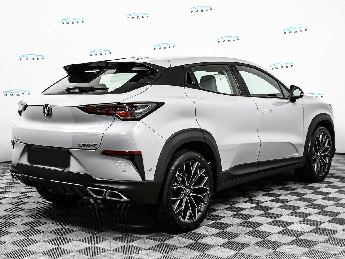 Б/У Чанган УНИ-Т 2023 года. Фото: #4