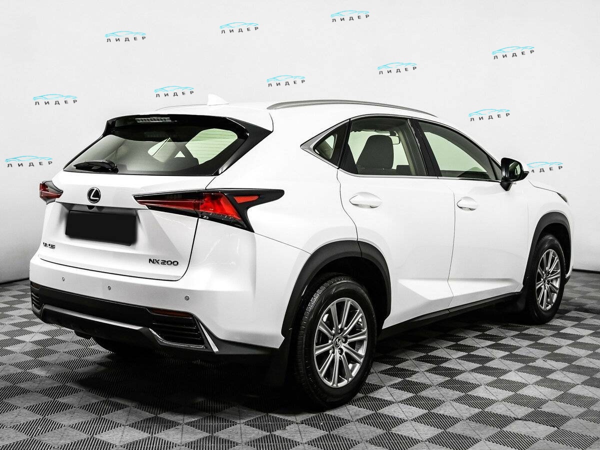 Б/У Лексус Н-Икс 2021 года. Фото: #4