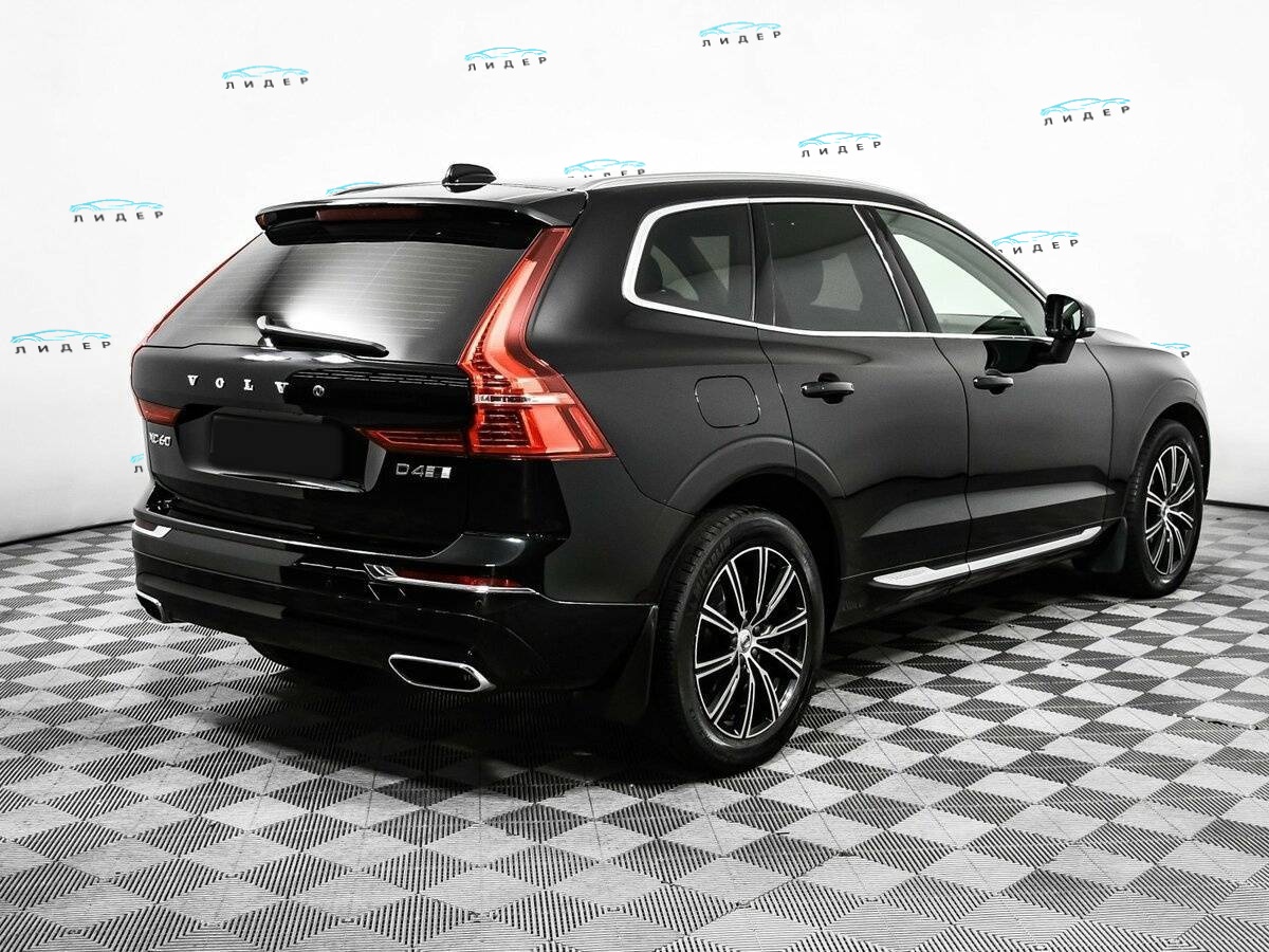Б/У Вольво ИксЦ60 2019 года. Фото: #4