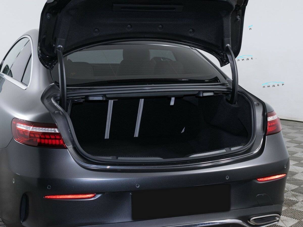 Б/У Мерседес-Бенц Е-Класс 2021 года. Фото: #6