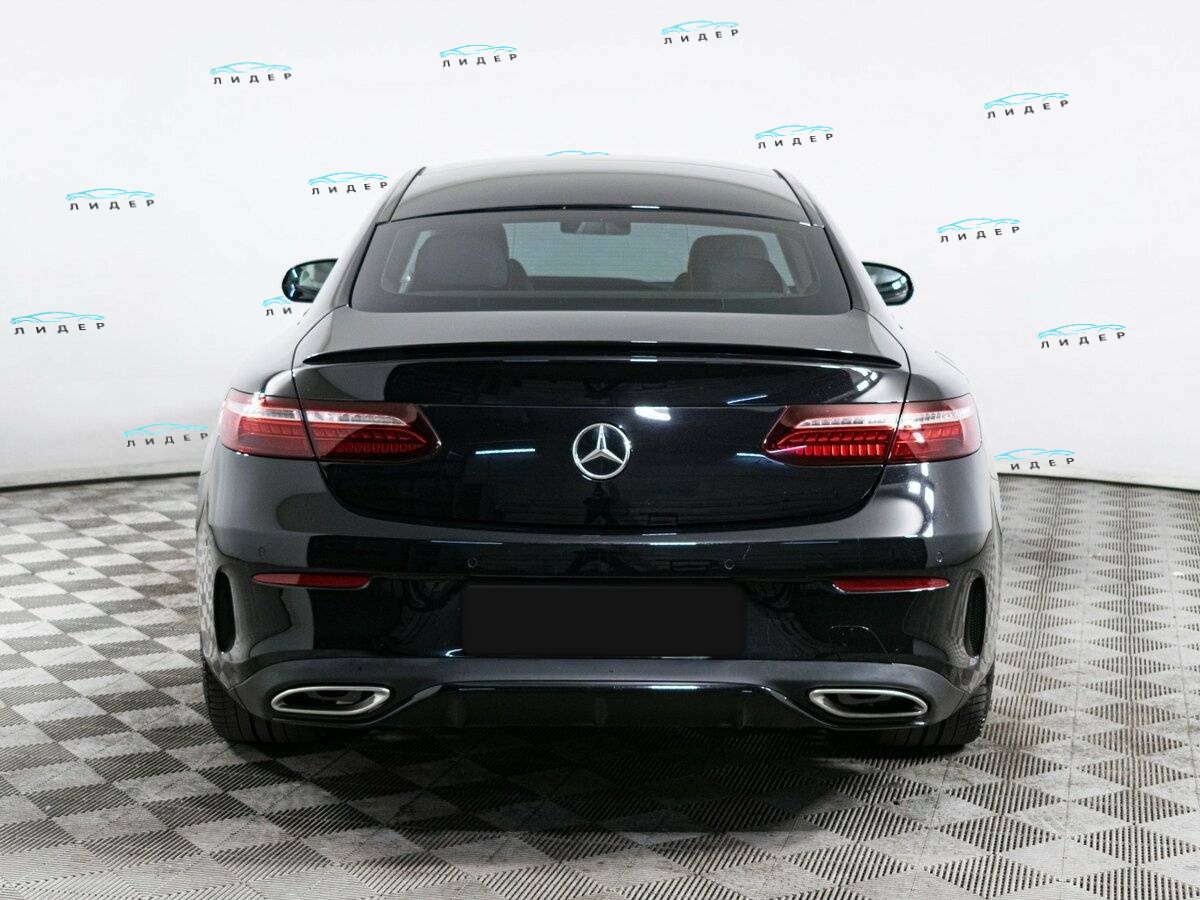 Б/У Мерседес-Бенц Е-Класс 2021 года. Фото: #4
