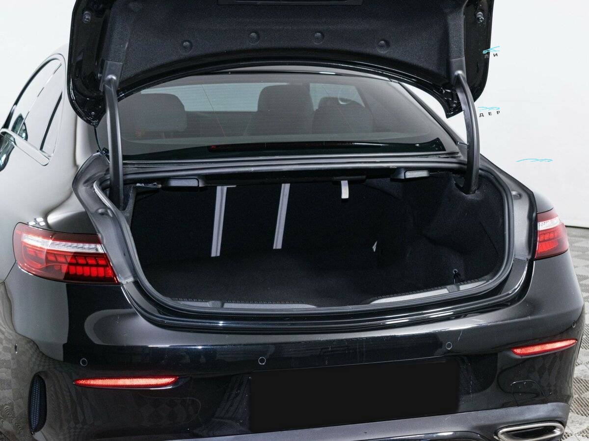 Б/У Мерседес-Бенц Е-Класс 2021 года. Фото: #5