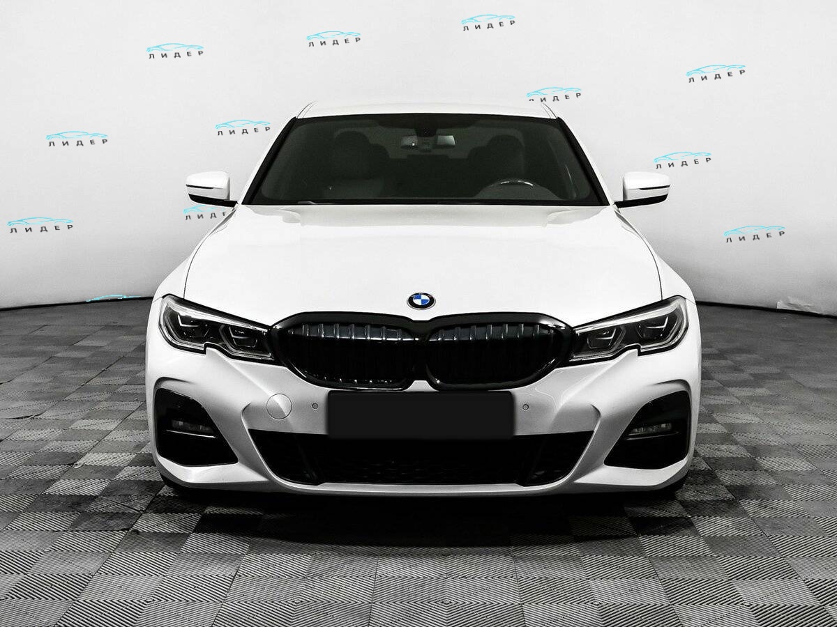 Б/У БМВ 3 серии 2019 года. Фото: #1