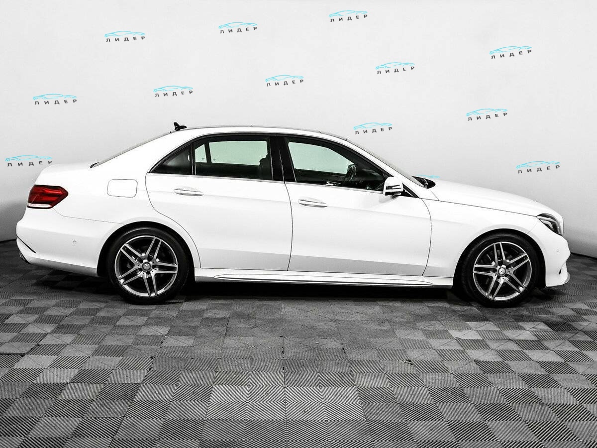 Б/У Мерседес-Бенц Е-Класс 2014 года. Фото: #3