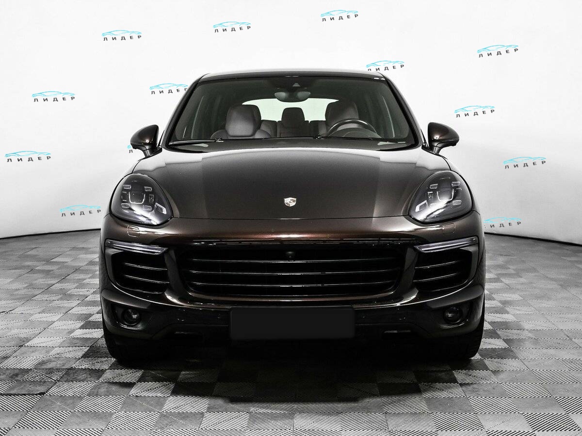 Б/У Порш Кайен 2016 года. Фото: #1