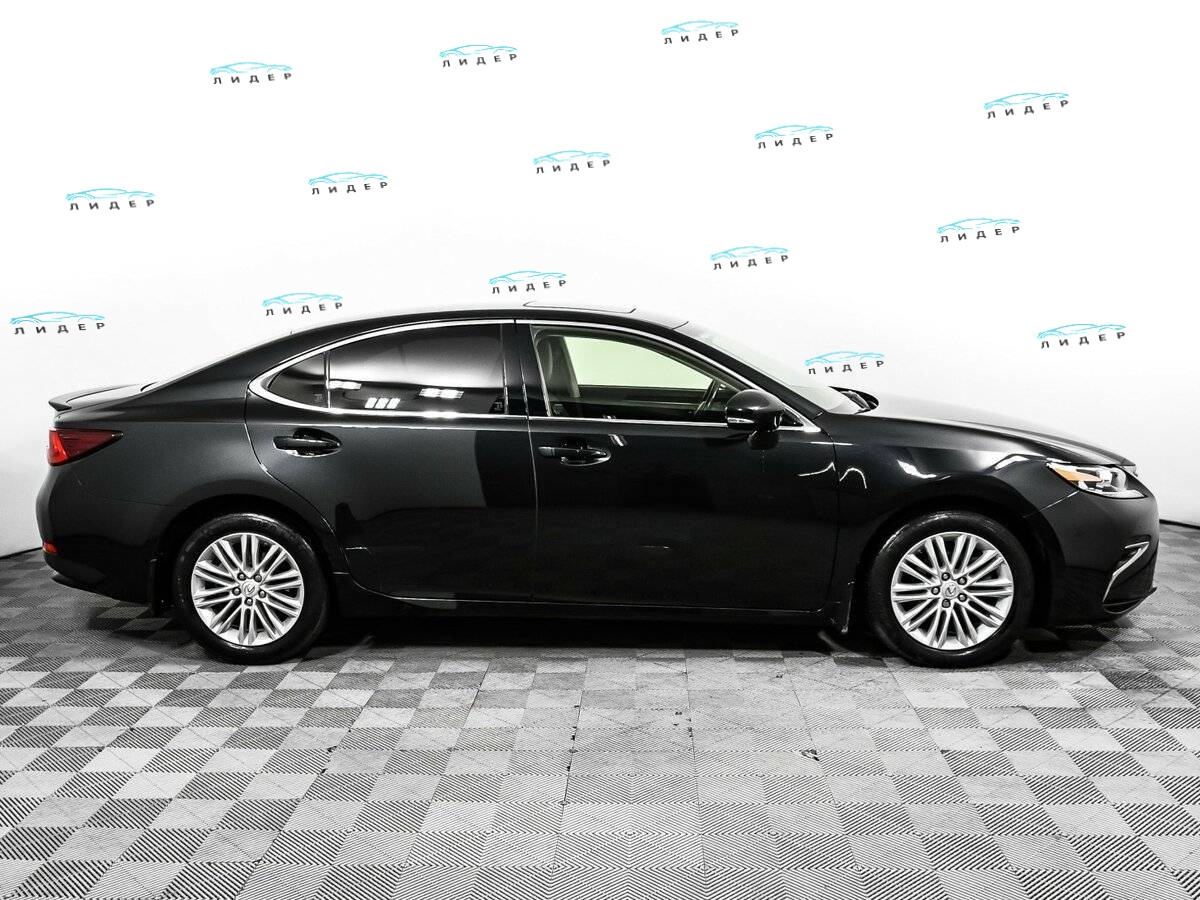 Б/У Лексус ЕС 2016 года. Фото: #3