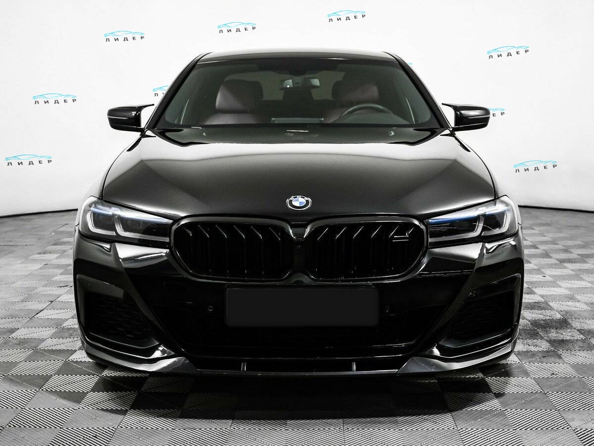 Б/У БМВ 5 серии 2018 года. Фото: #1