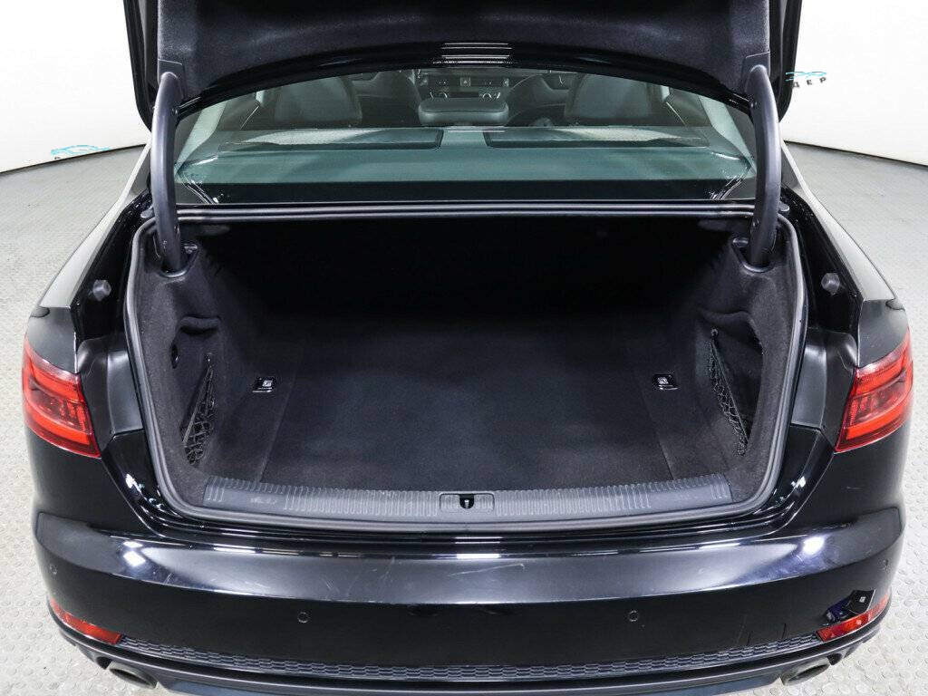 Б/У Ауди А4 2017 года. Фото: #8