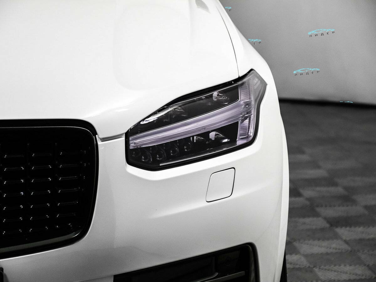 Б/У Вольво ИксЦ90 2020 года. Фото: #15