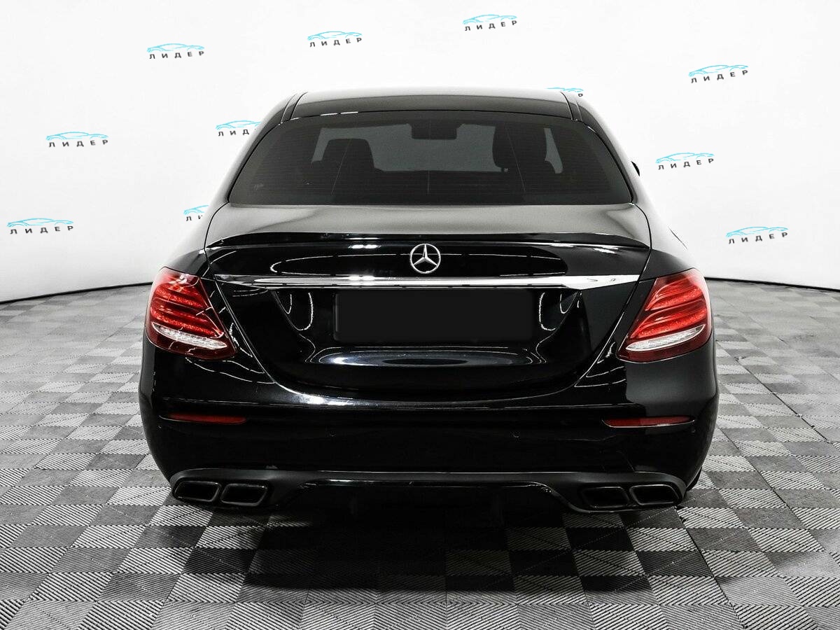 Б/У Мерседес-Бенц Е-Класс 2017 года. Фото: #5