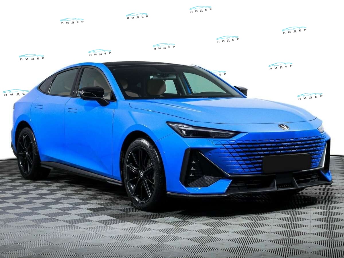 Б/У Чанган УНИ-В 2022 года. Фото: #2