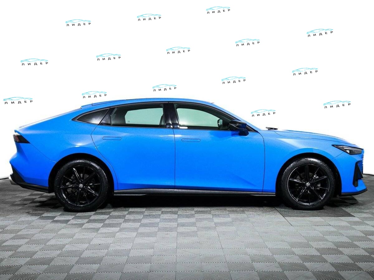 Б/У Чанган УНИ-В 2022 года. Фото: #3