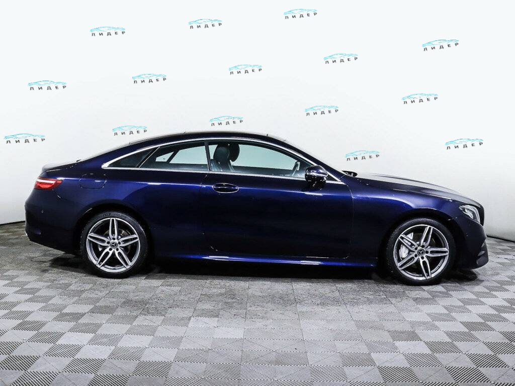 Б/У Мерседес-Бенц Е-Класс 2018 года. Фото: #2