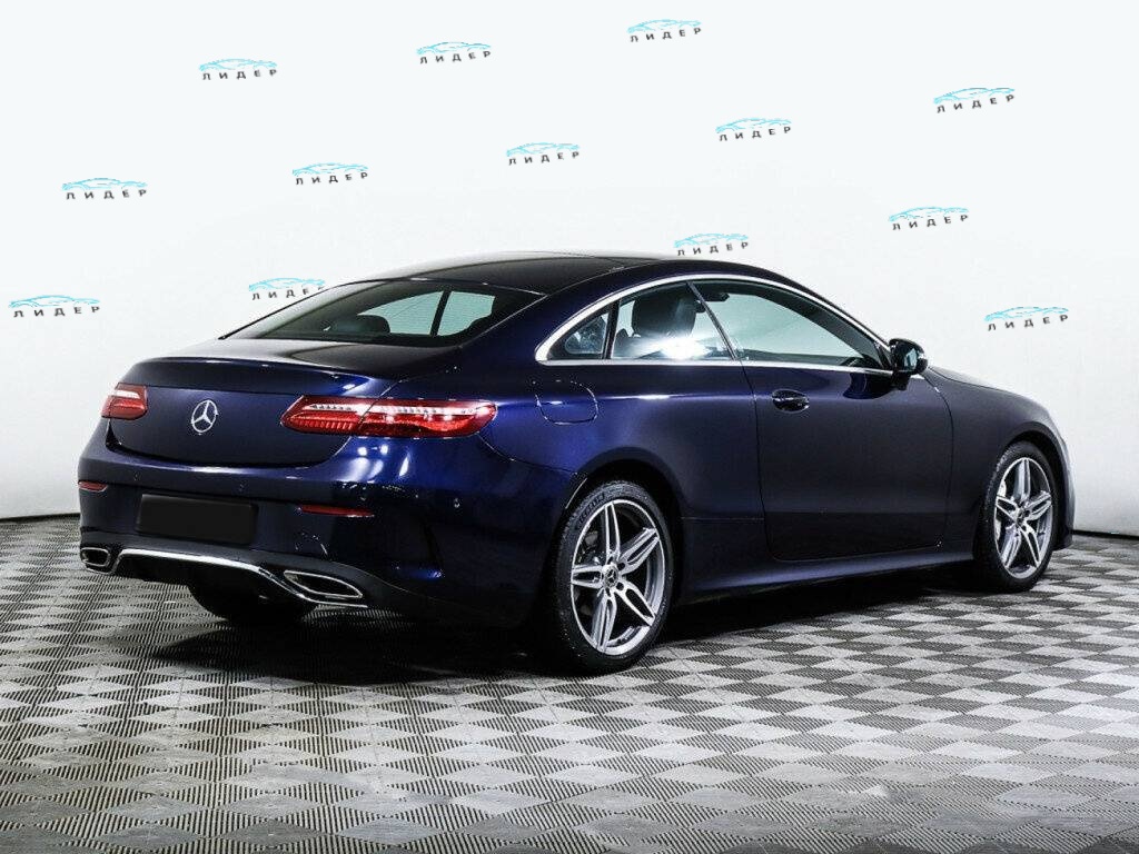 Б/У Мерседес-Бенц Е-Класс 2018 года. Фото: #3