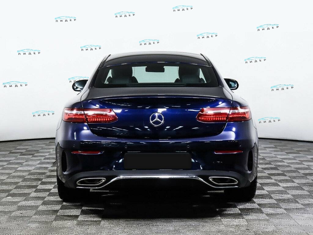 Б/У Мерседес-Бенц Е-Класс 2018 года. Фото: #4