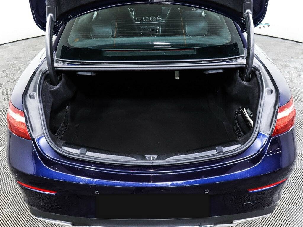 Б/У Мерседес-Бенц Е-Класс 2018 года. Фото: #8