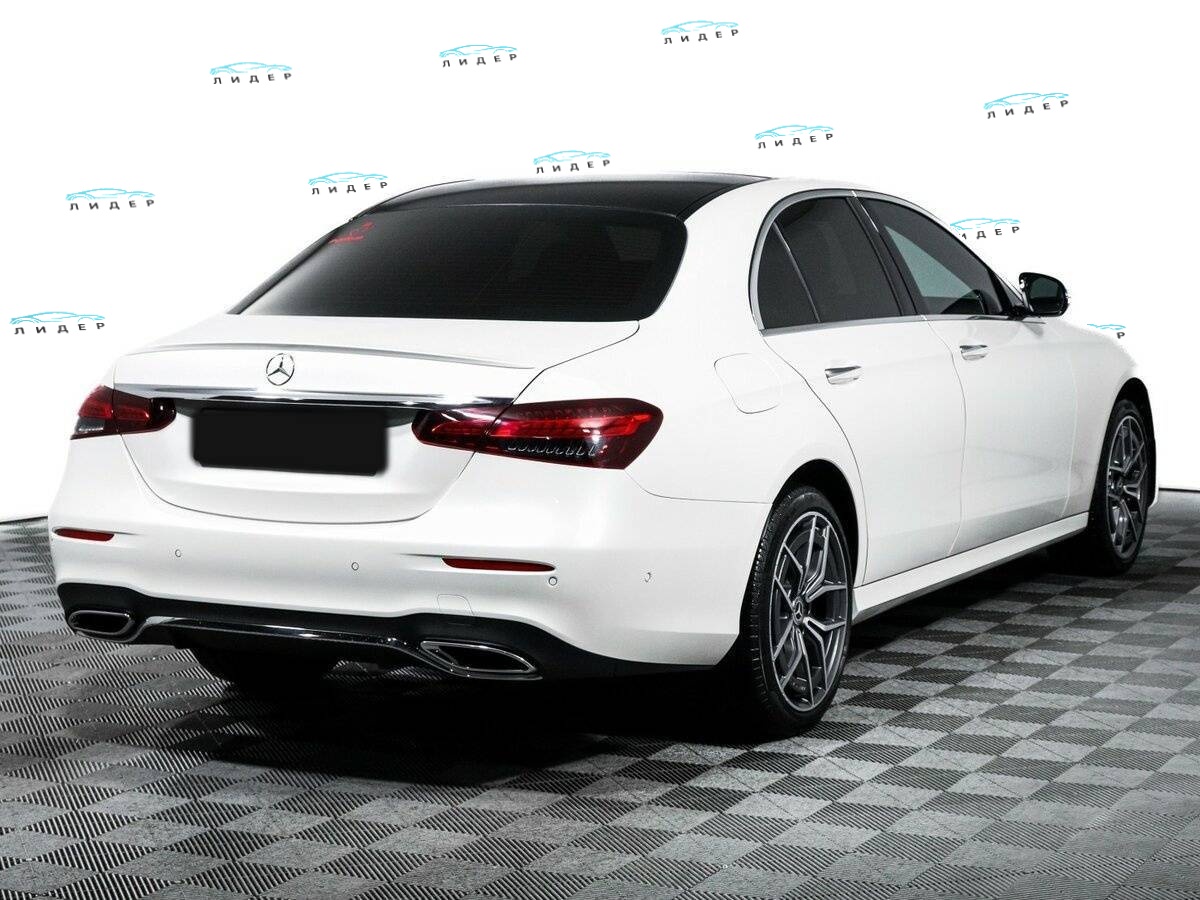 Б/У Мерседес-Бенц Е-Класс 2021 года. Фото: #4