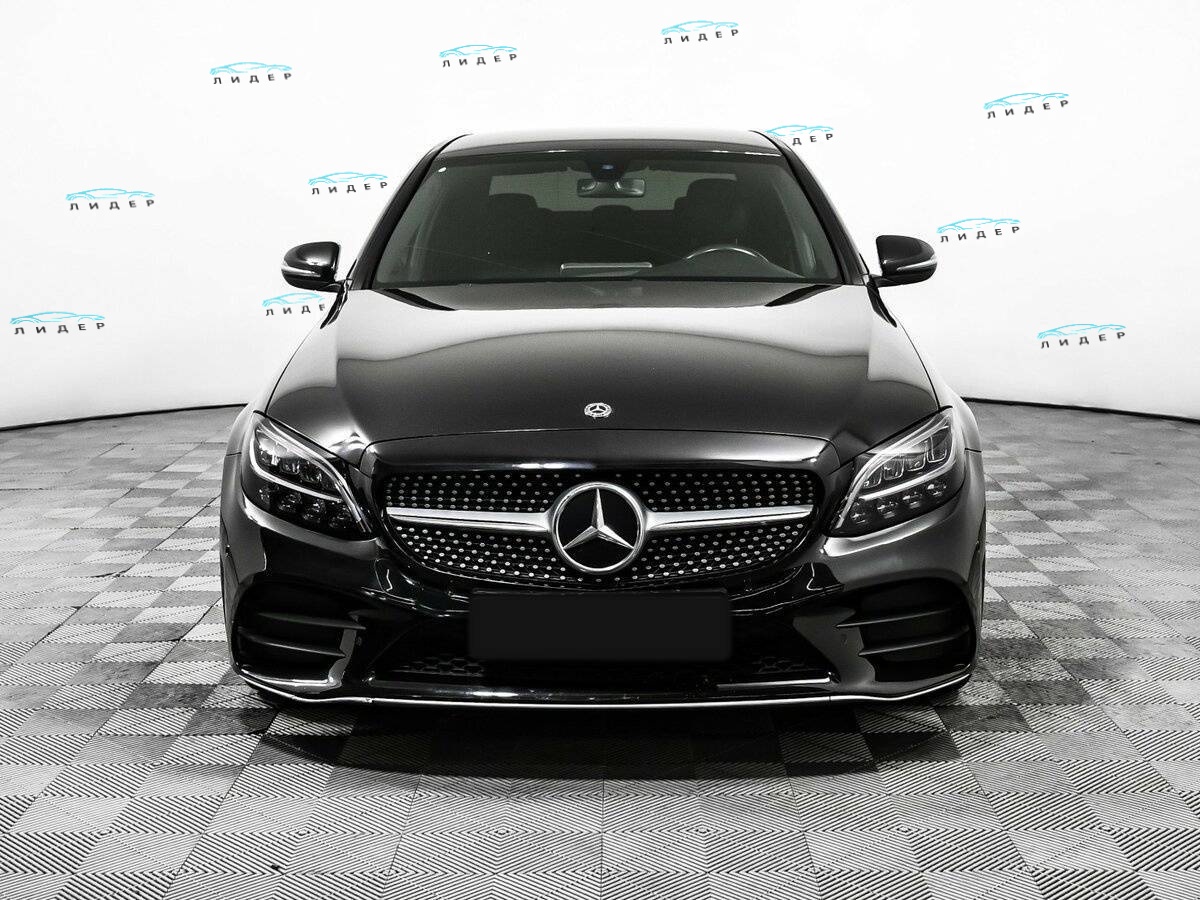 Б/У Мерседес-Бенц Ц-Класс 2019 года. Фото: #1