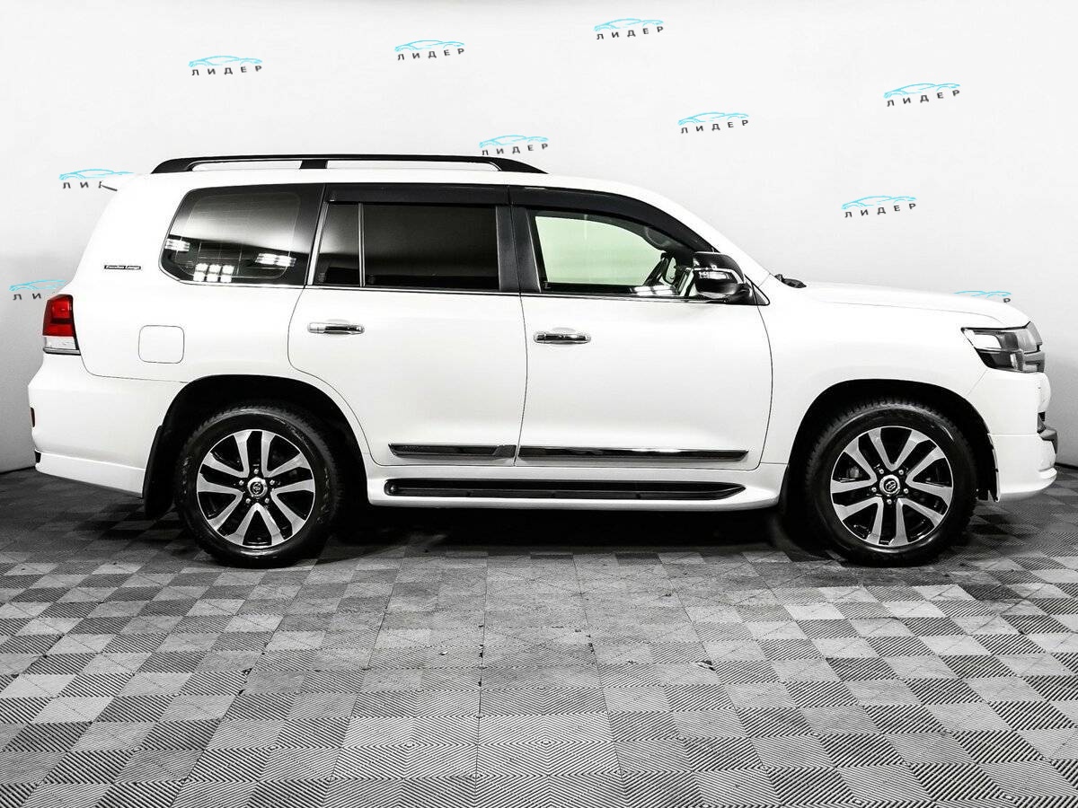 Б/У Тойота Лэнд Крузер 2019 года. Фото: #3