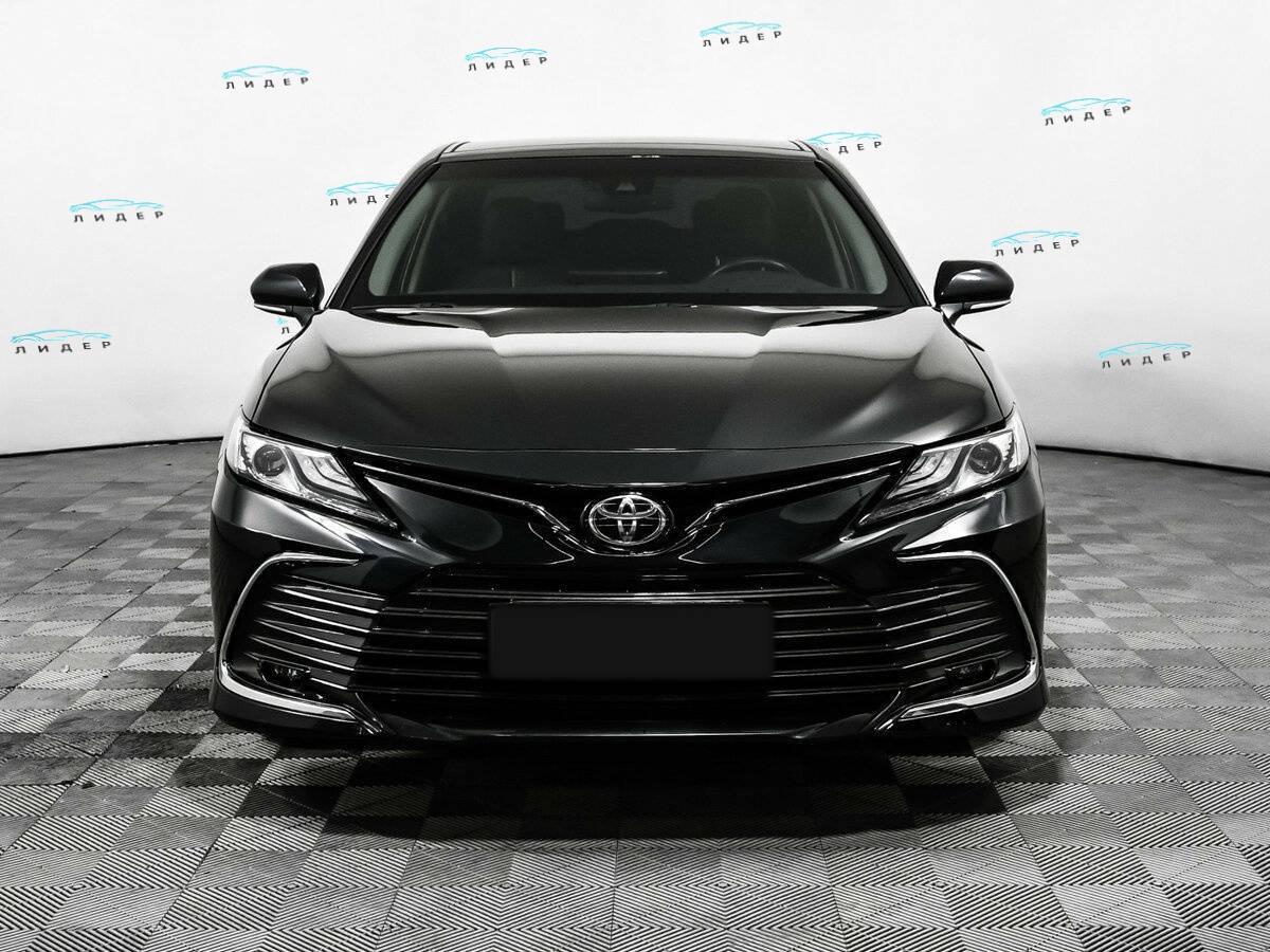 Б/У Тойота Камри 2023 года. Фото: #1