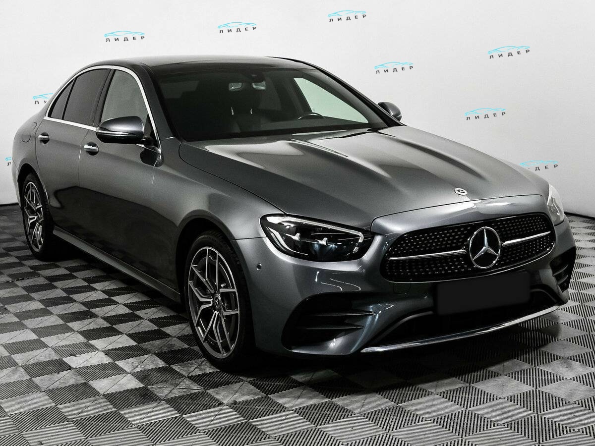 Б/У Мерседес-Бенц Е-Класс 2021 года. Фото: #2