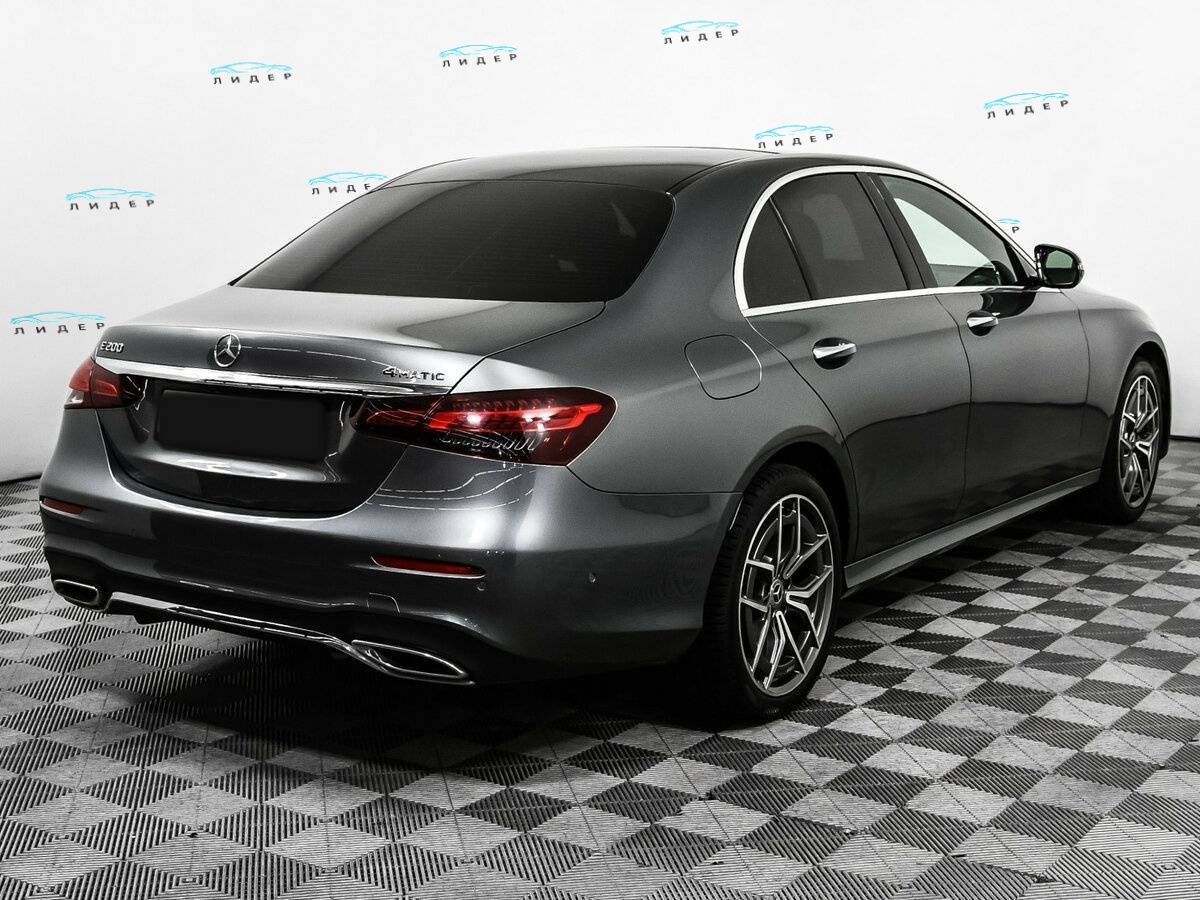 Б/У Мерседес-Бенц Е-Класс 2021 года. Фото: #4