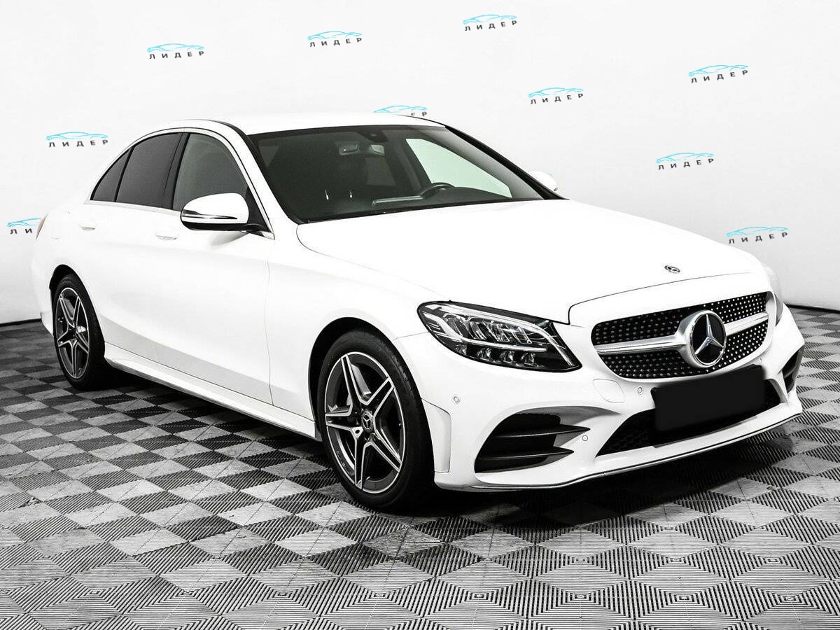 Б/У Мерседес-Бенц Ц-Класс 2018 года. Фото: #2