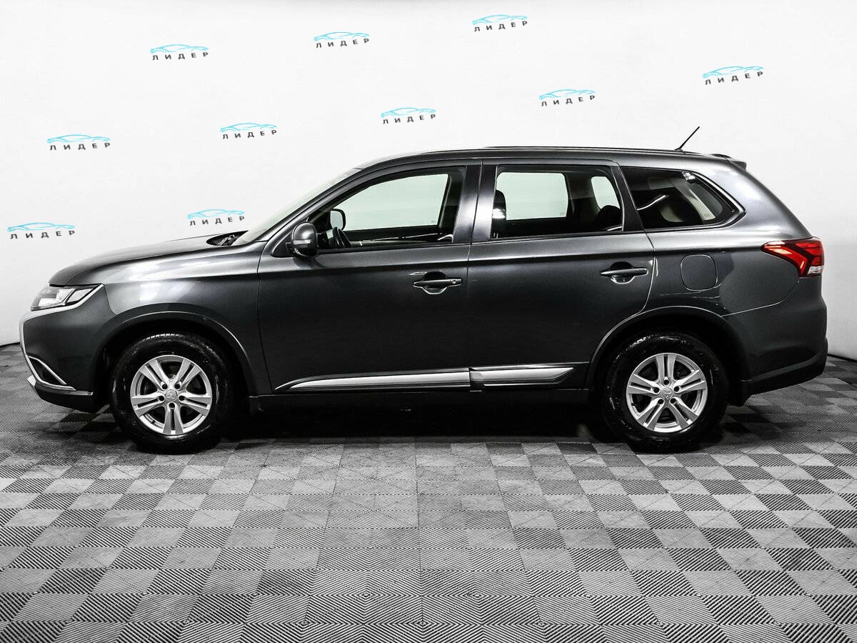 Б/У Митсубиши Оутлэндер 2016 года. Фото: #7