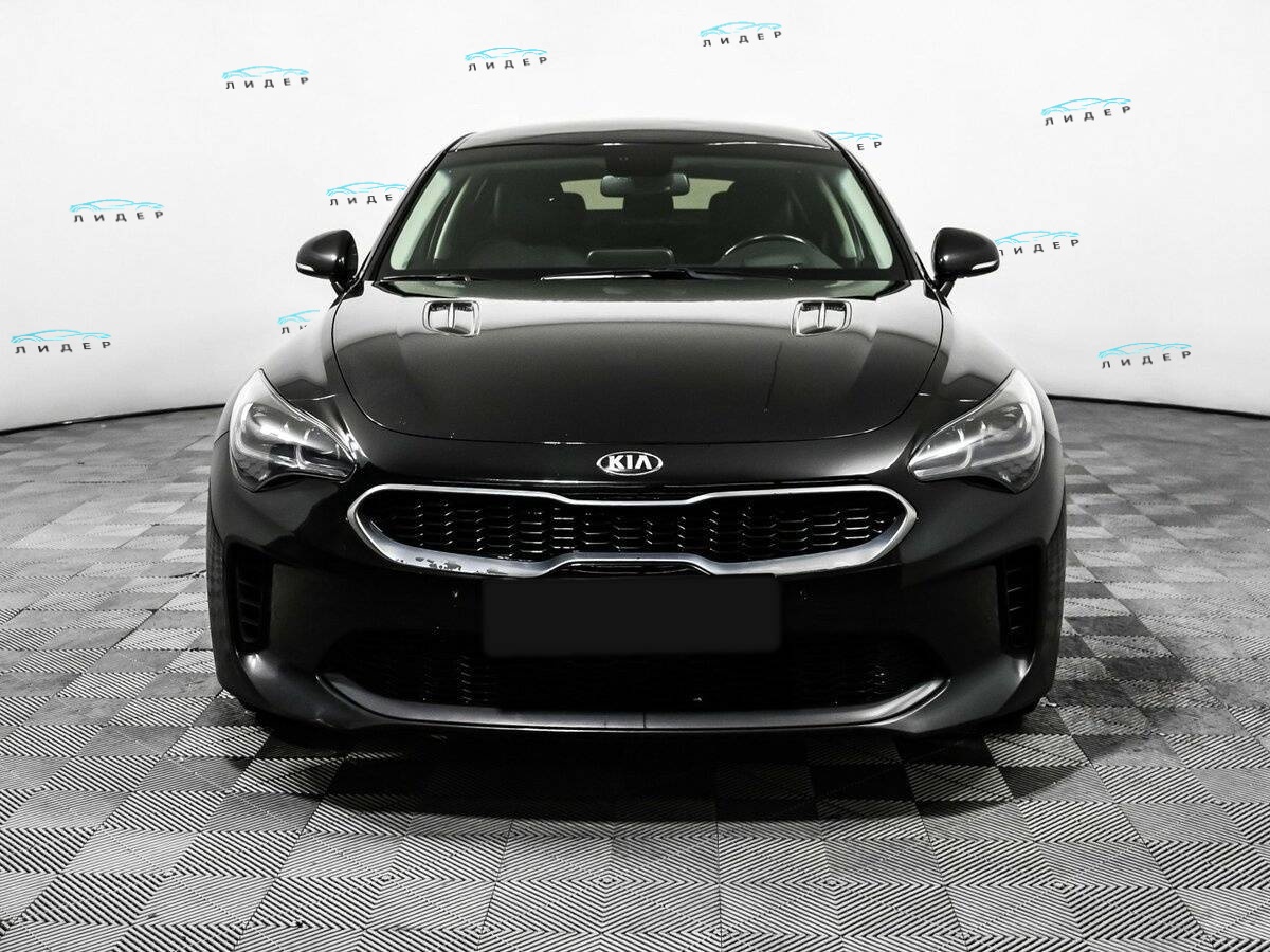 Б/У Киа Стингер 2018 года. Фото: #1