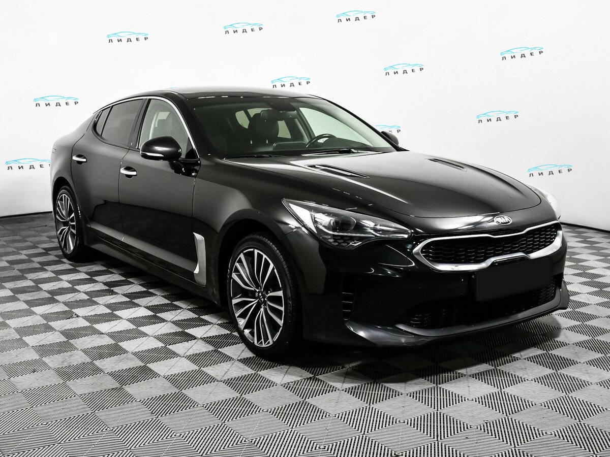Б/У Киа Стингер 2018 года. Фото: #2