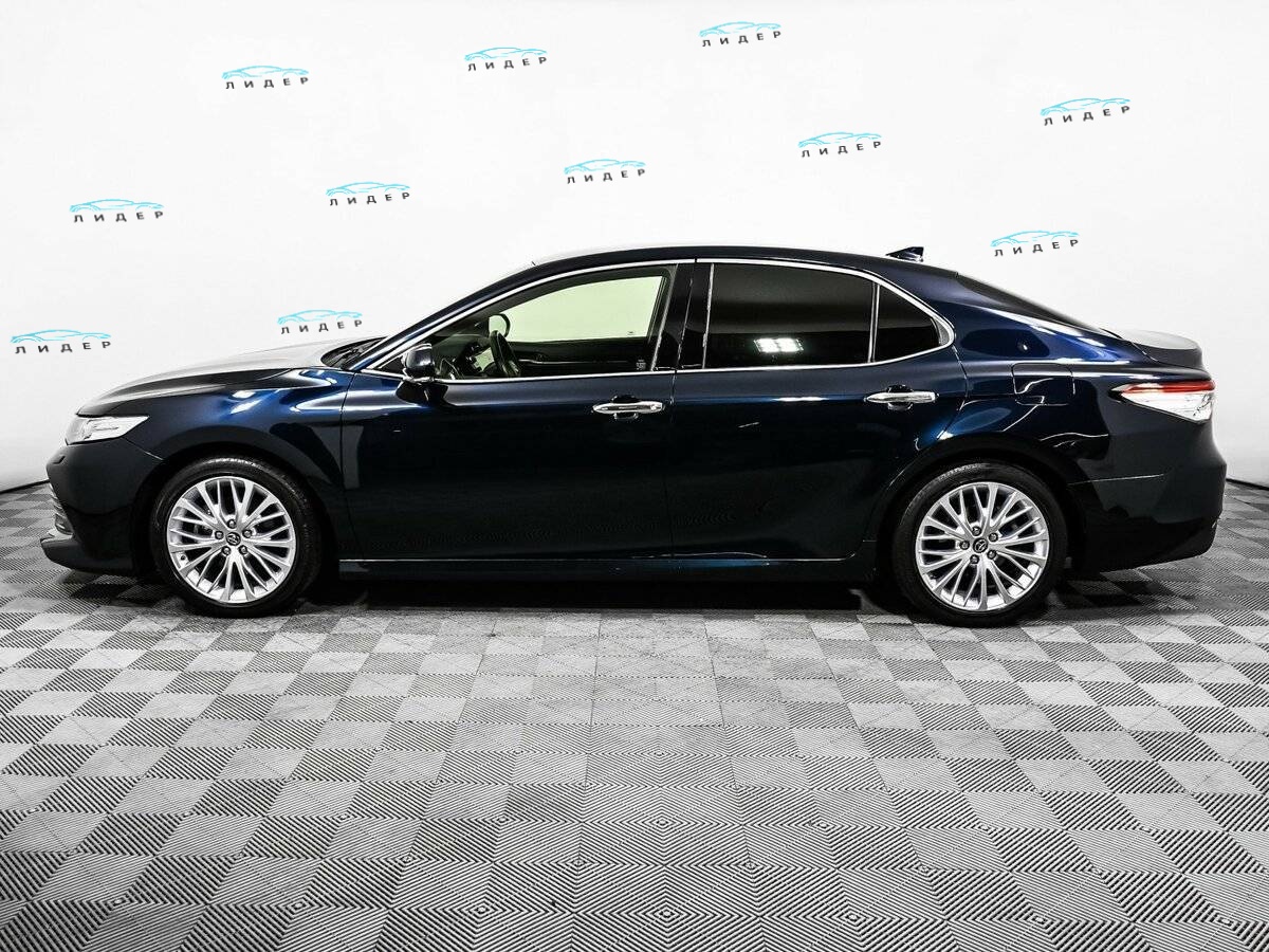 Б/У Тойота Камри 2018 года. Фото: #7