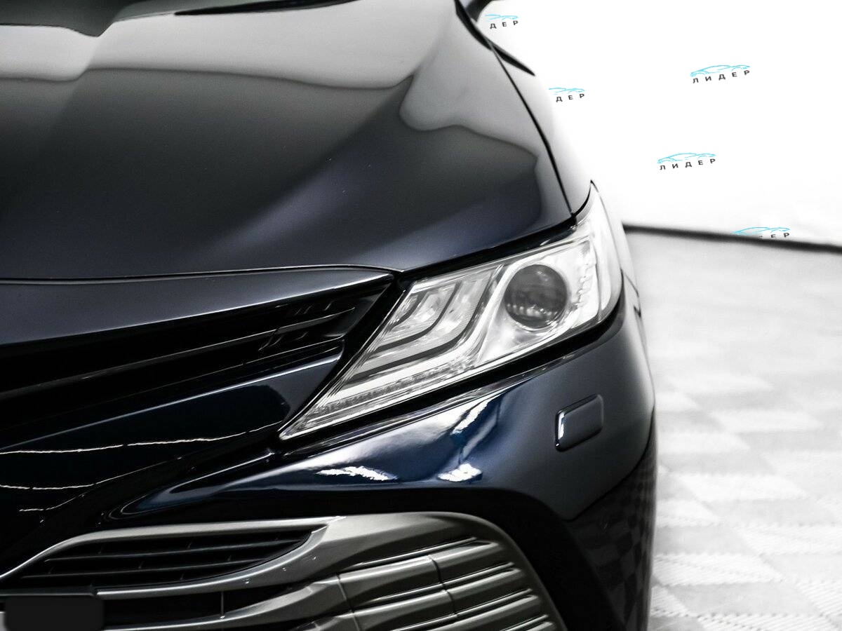 Б/У Тойота Камри 2018 года. Фото: #14