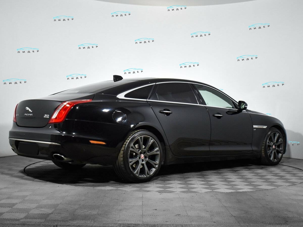 Б/У Ягуар ИксДжи 2016 года. Фото: #4