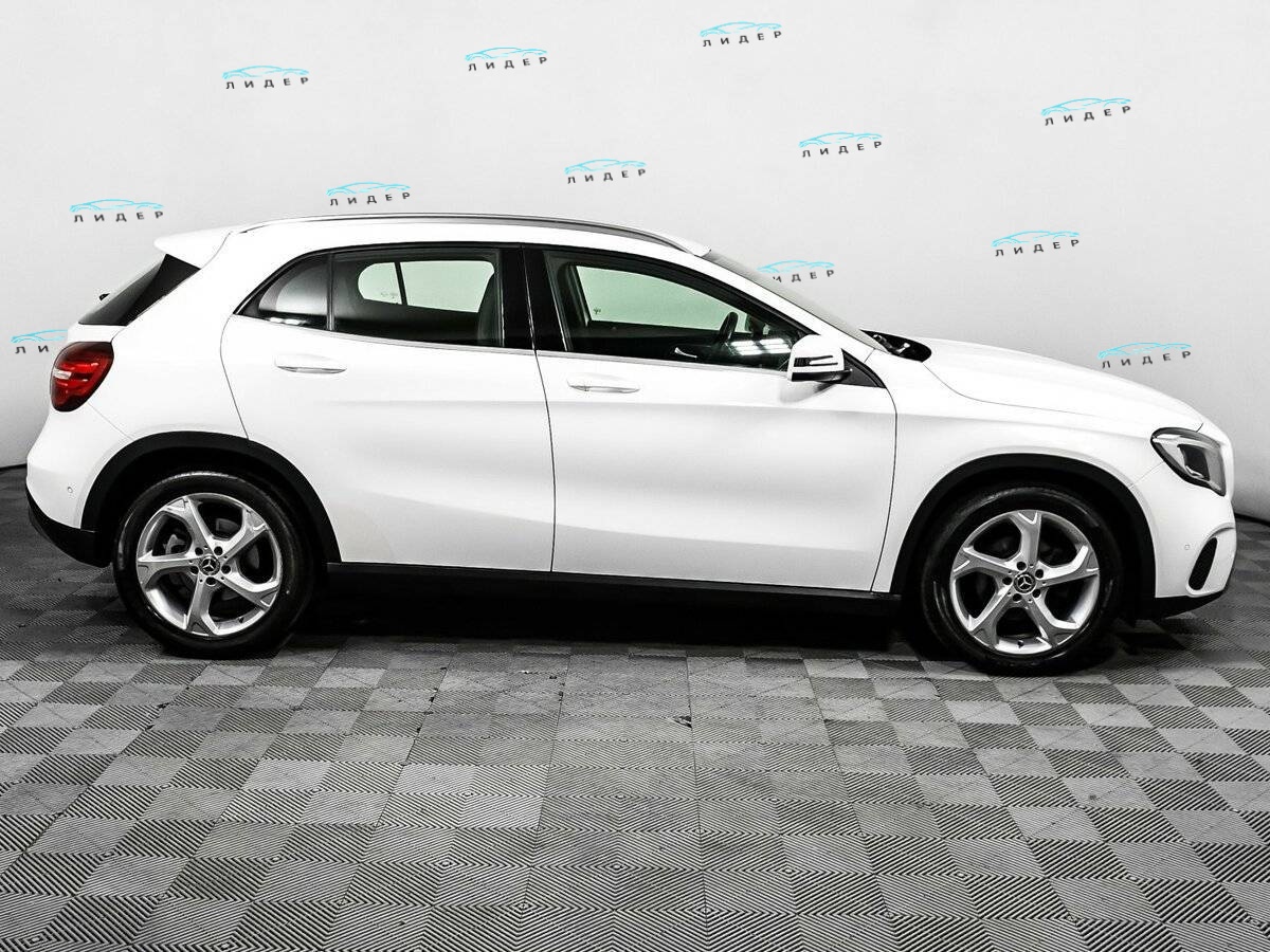 Б/У Мерседес-Бенц ГЛА 2019 года. Фото: #3