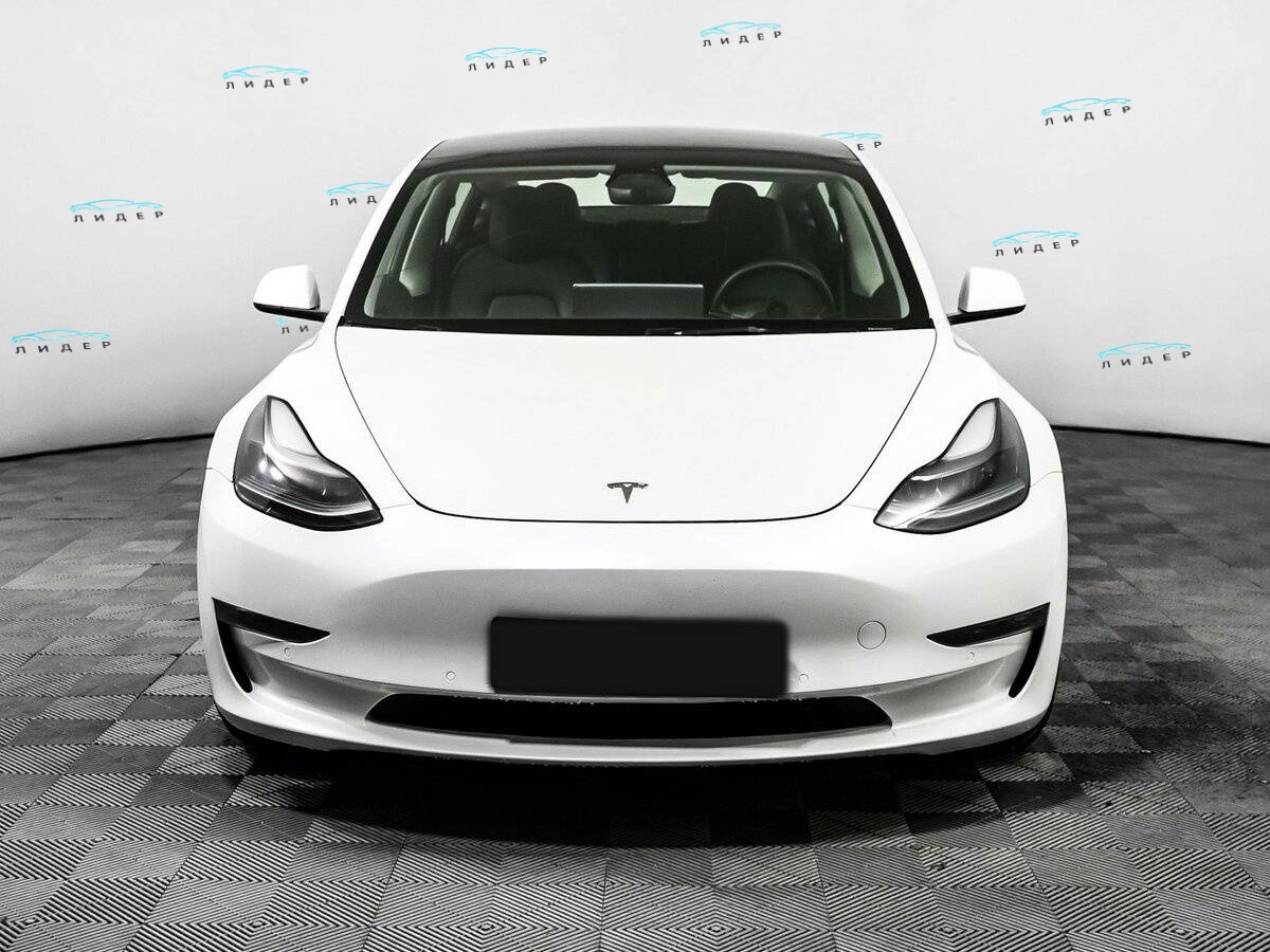 Б/У Тесла Модел 3 2021 года. Фото: #1