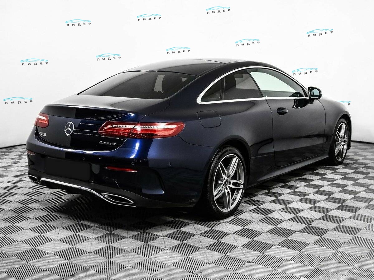 Б/У Мерседес-Бенц Е-Класс 2017 года. Фото: #4