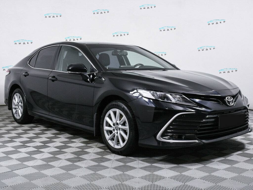 Б/У Тойота Камри 2021 года. Фото: #2