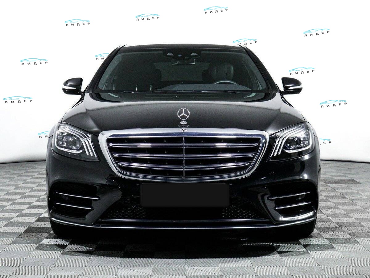 Б/У Мерседес-Бенц С-Класс 2018 года. Фото: #1