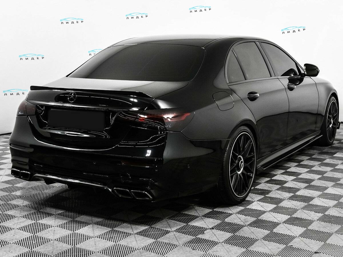 Б/У Мерседес-Бенц Е-Класс 2021 года. Фото: #4