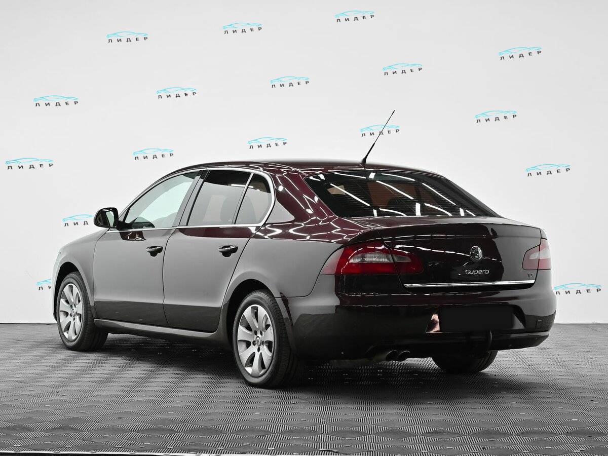Б/У Шкода Суперб 2009 года. Фото: #2